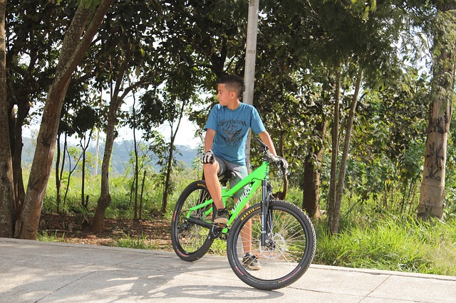 Children afraid to cycle due to road safety worries, Brake finds
